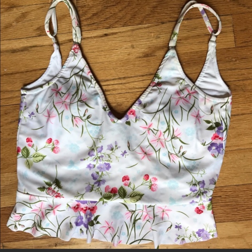 Kortni Jeane swim top size medium